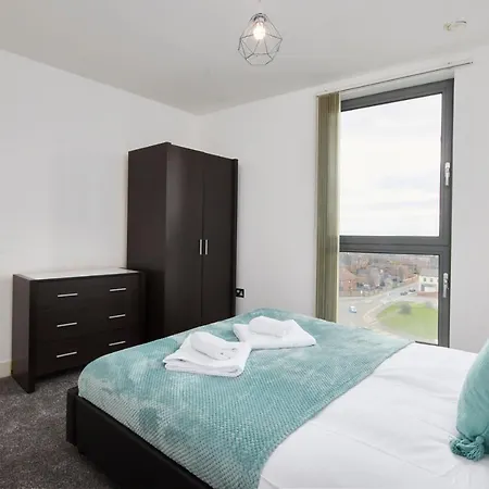 Bright Spacious Modern 2 Bed - Yorksha Great Location Apartment
