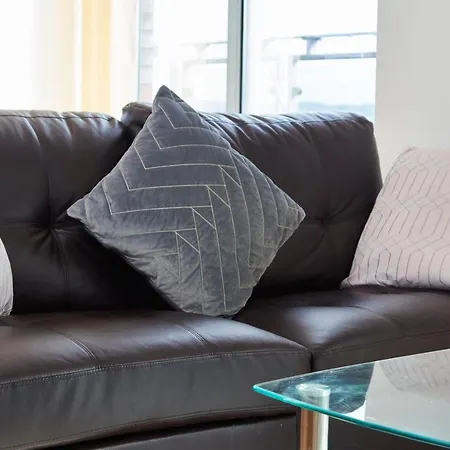 Bright Spacious Modern 2 Bed - Yorksha Great Location Apartment *